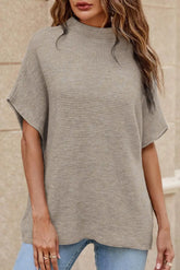 apricotfarbener Pullover mit hohem Kragen und Fledermausärmeln